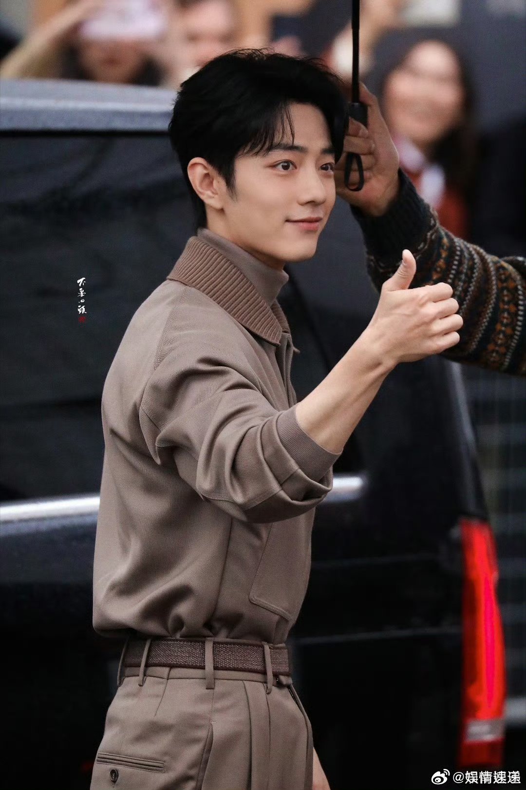 肖战站姐没有为别人举起过相机肖战站姐爱不愚人 肖战 