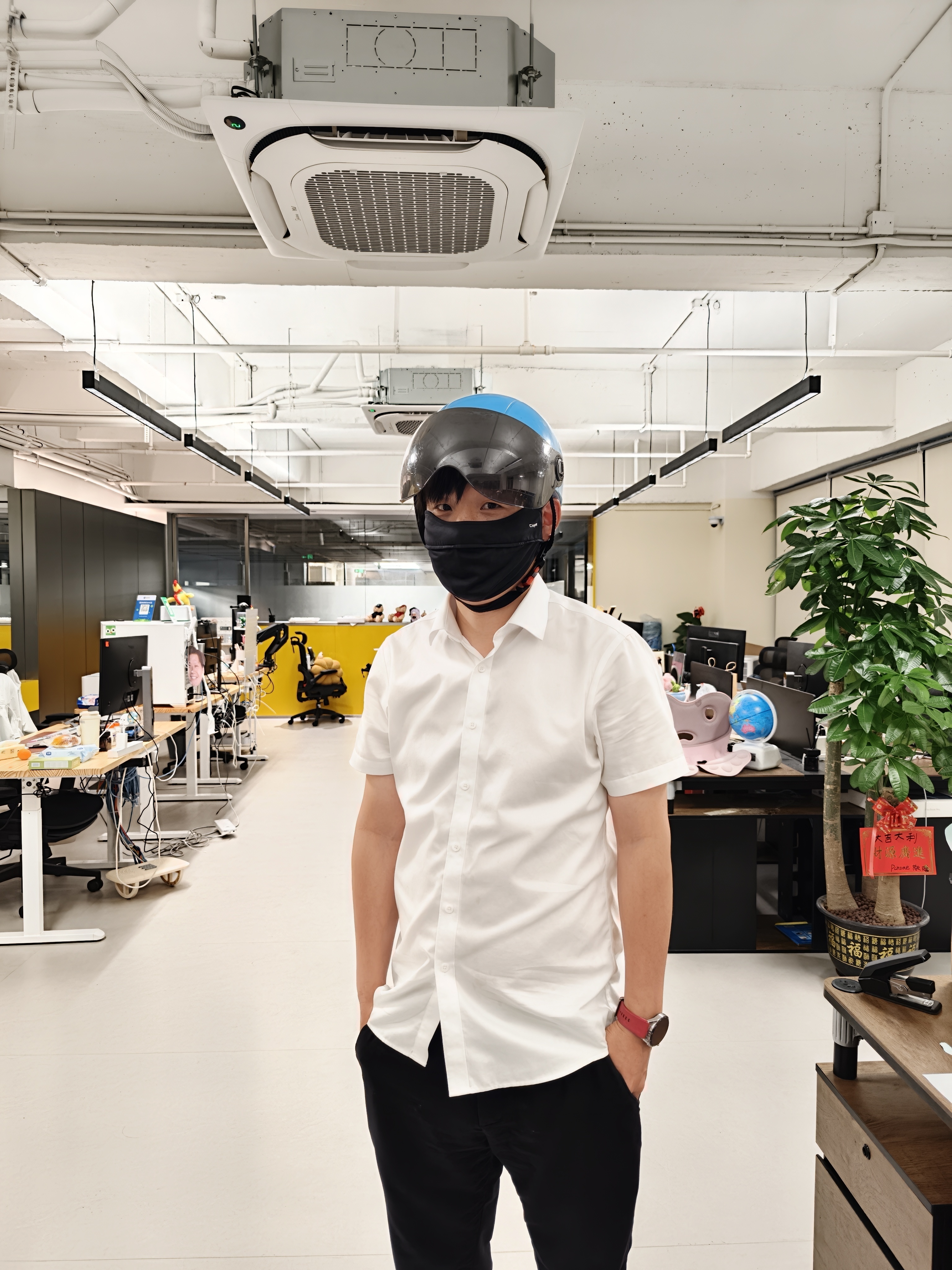 下班了，准备搞一个副业：宅鸡送大运烧鸡配送员，附近3公里免费配送，让大家吃上热乎
