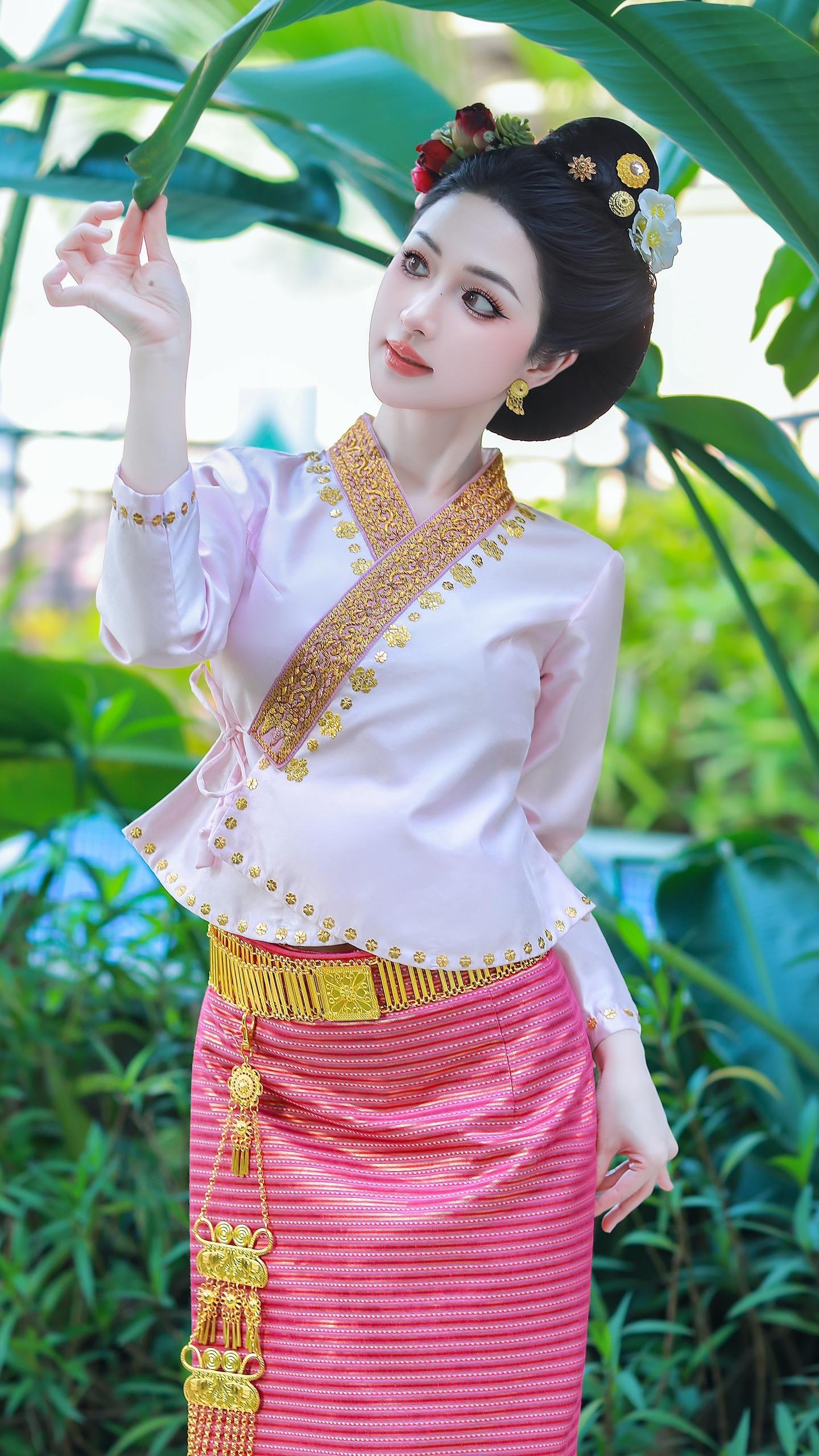 新款傣族服装。