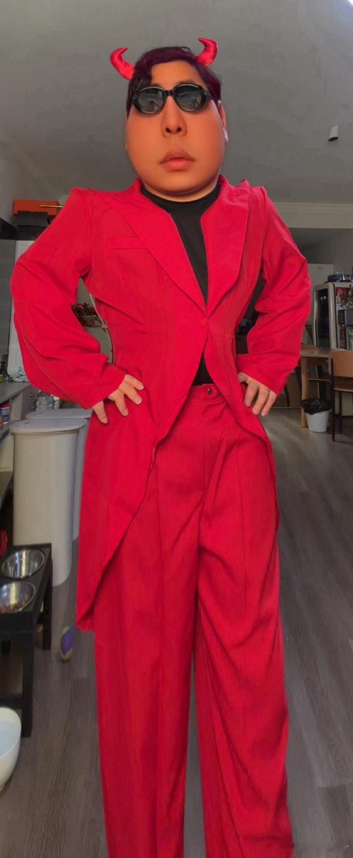 桃黑黑万圣节帅照桃黑黑保持好心情才是长寿的秘诀桃黑黑万圣节帅照晒之[柯基] ​​