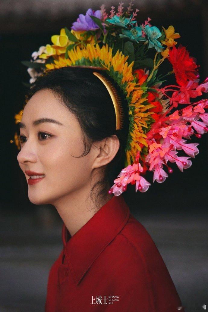 #泉州文旅认证赵丽颖簪花出圈#泉州文旅官博发文认证赵丽颖簪花实力出圈，颖宝带火了