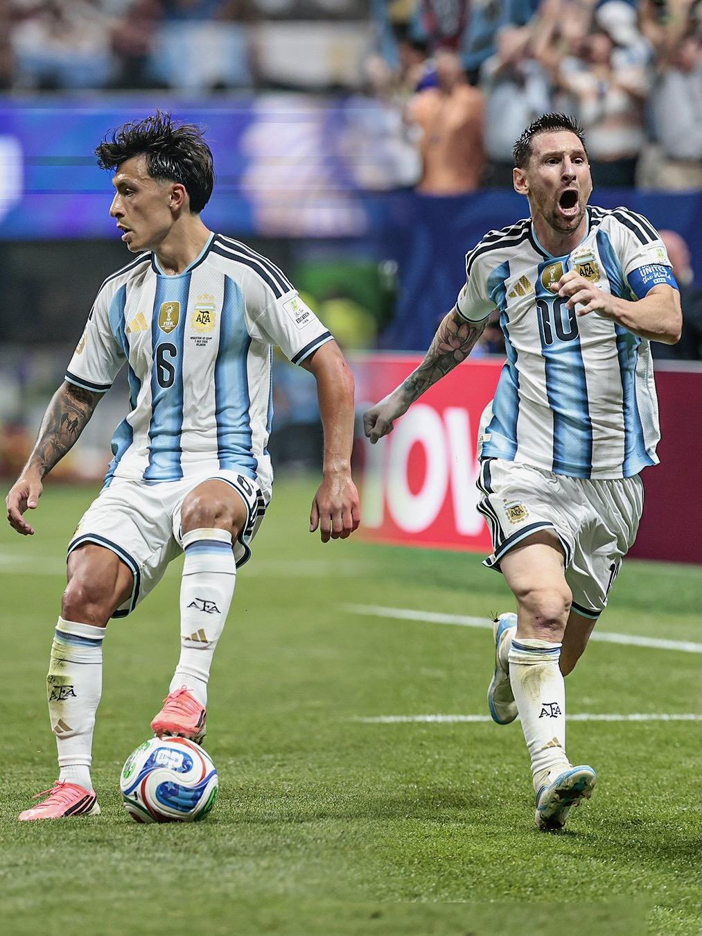 🇦🇷两位蓝白将士入选世界杯最佳阵容！

梅西和利桑德罗·马丁内斯凭借在本届赛