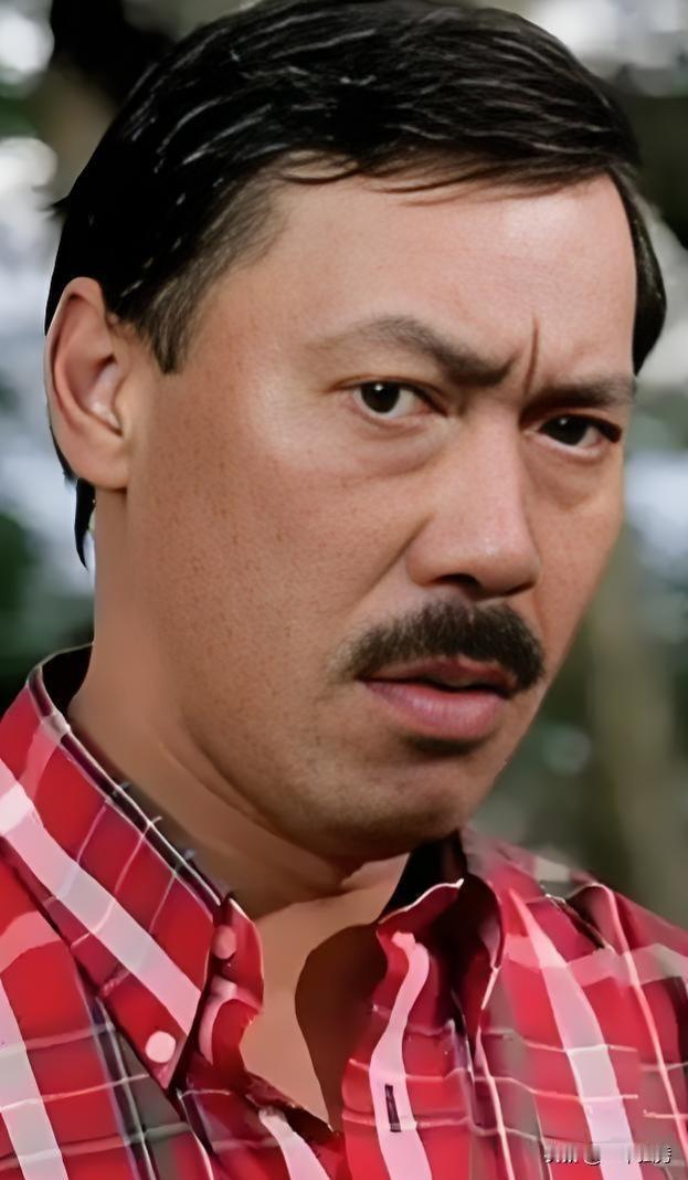 81岁冯淬帆病逝！孤独终老，终生未娶未育子女。因肺炎并发支气管扩张而逝。港星中又