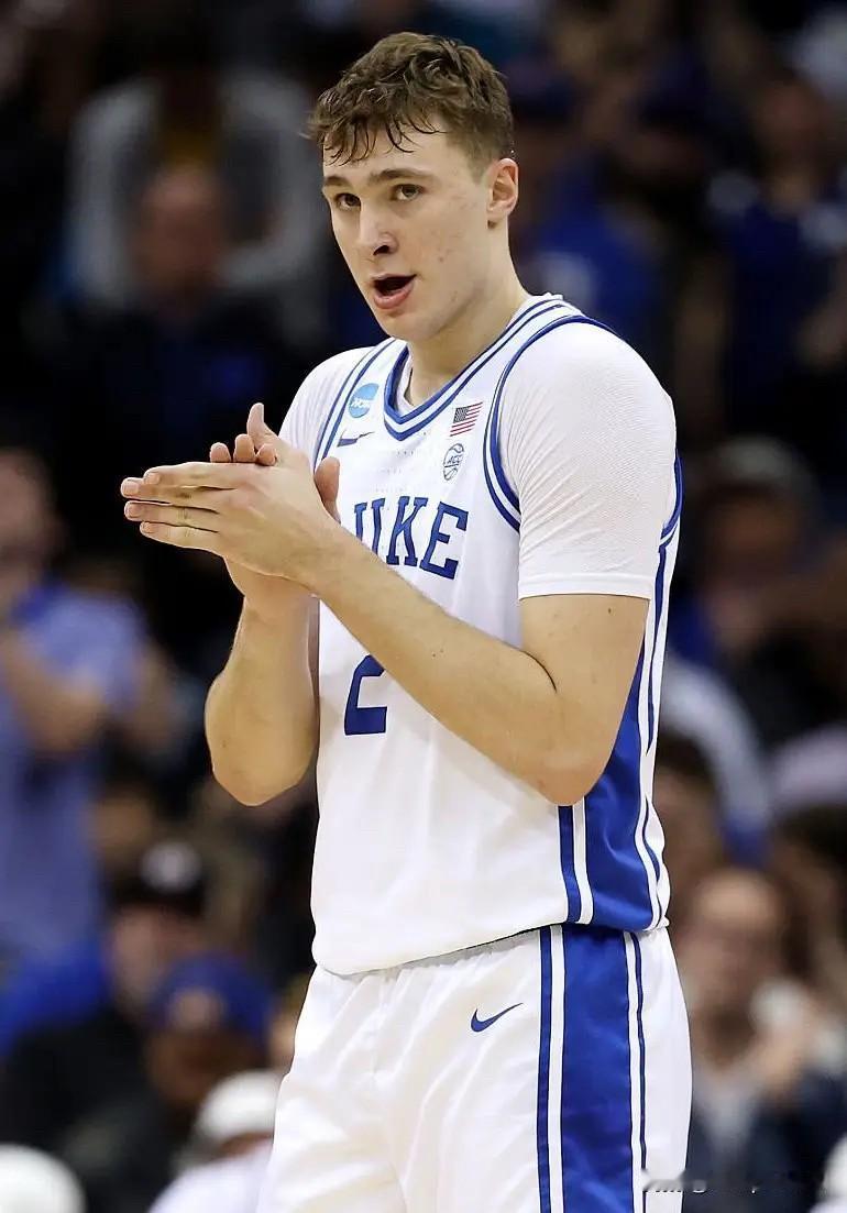 美媒NBACentral发推，分享了前NBA主帅、现评论员斯坦-范甘迪对于联盟制