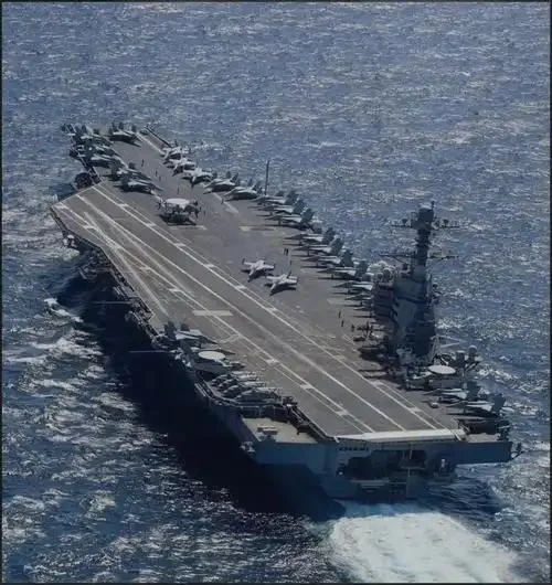 南海半小时连摔两机！美军 53 岁老航母硬撑