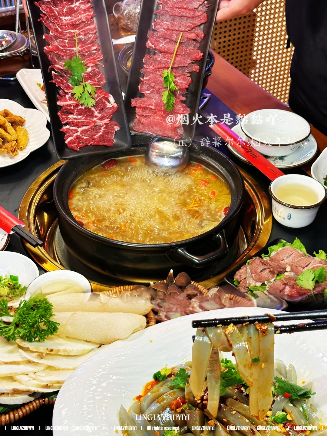 丽江土著都来吃的火锅！不错会后悔的~