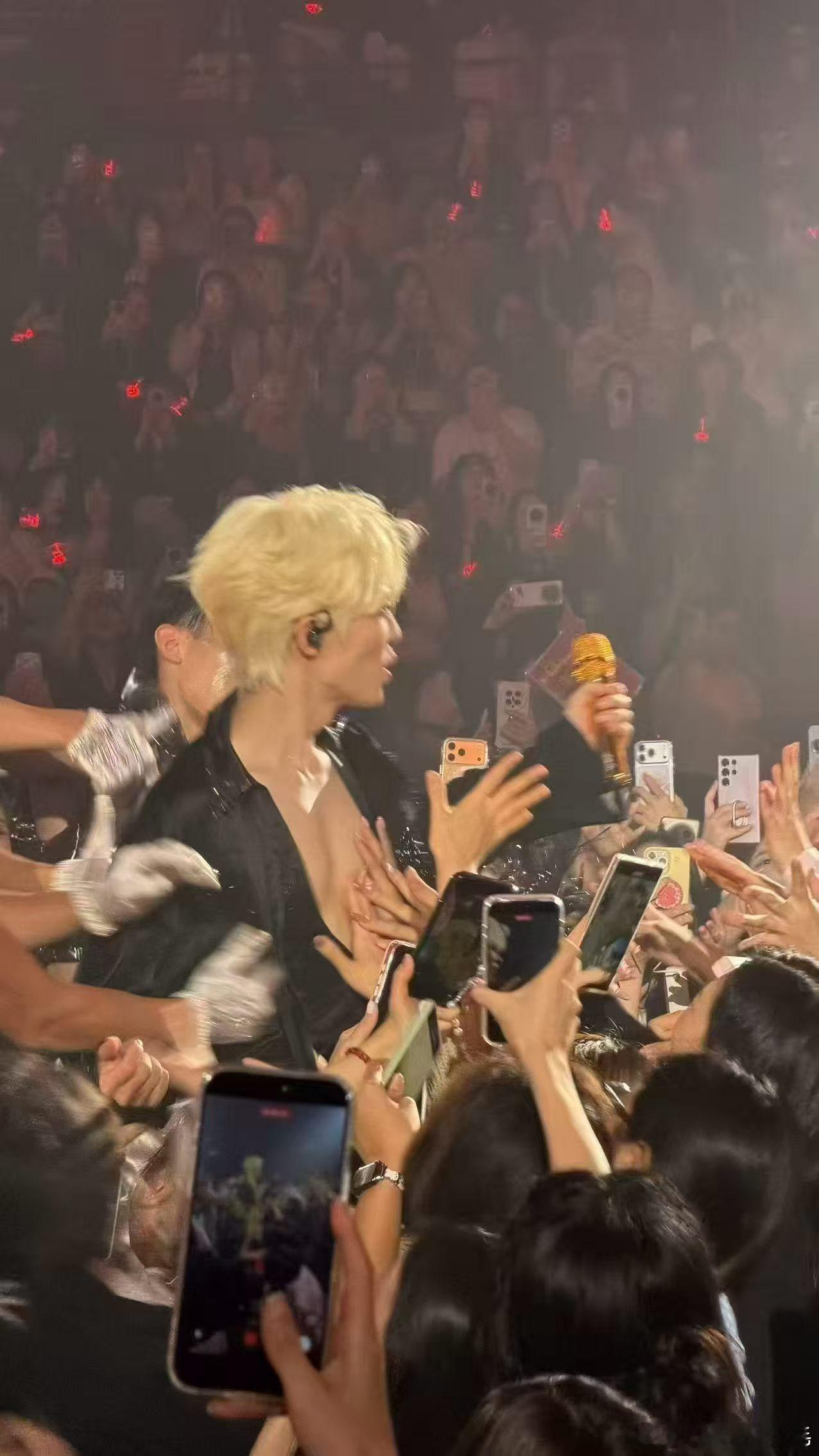 李昊道歉从感受舞台的兴奋到反思再到改进，李昊这波成长很圈粉 