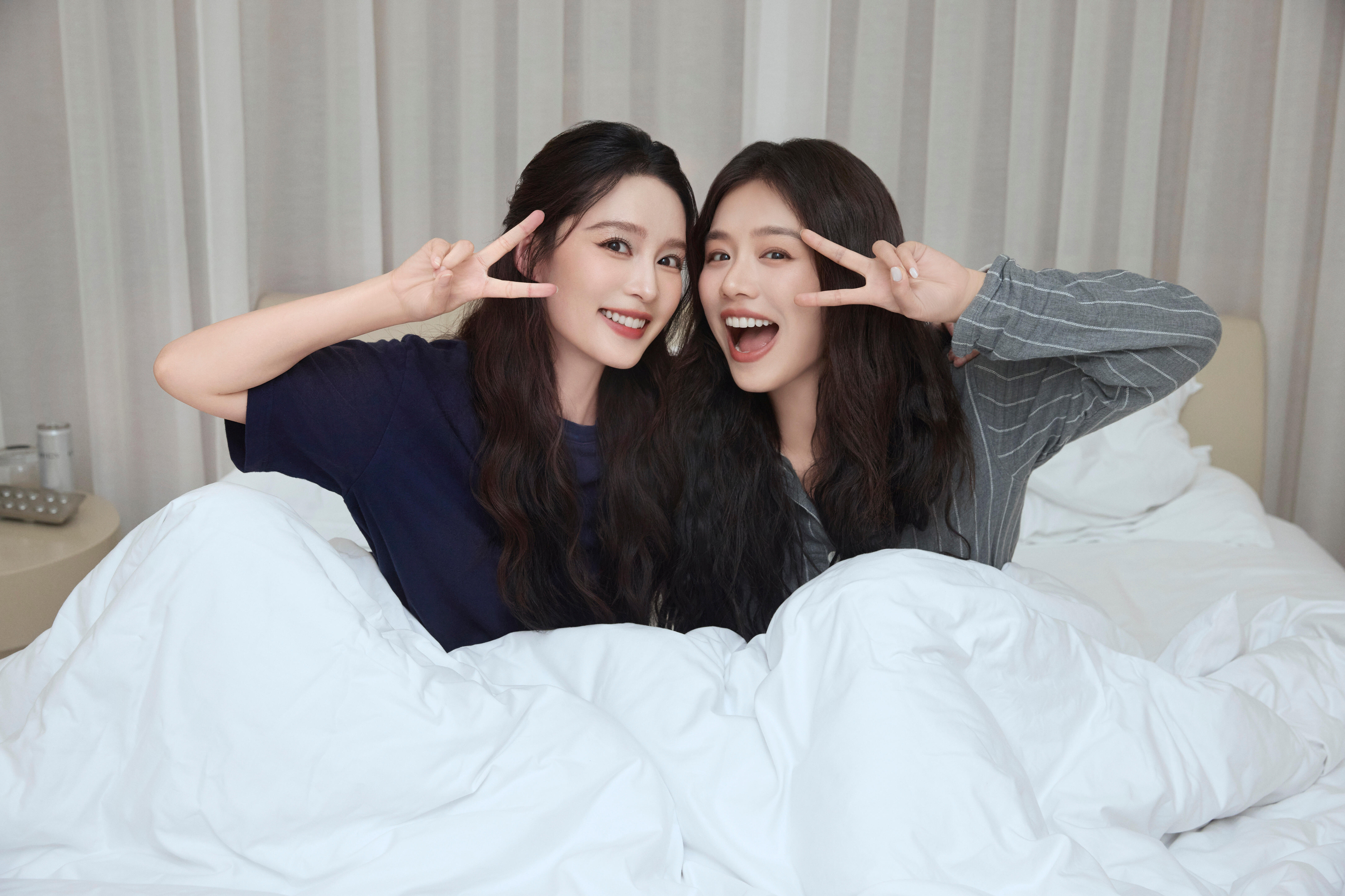 沁梅竹马睡一个被窝了啊啊啊啊啊啊啊李沁马思纯睡一个被窝 ​​​