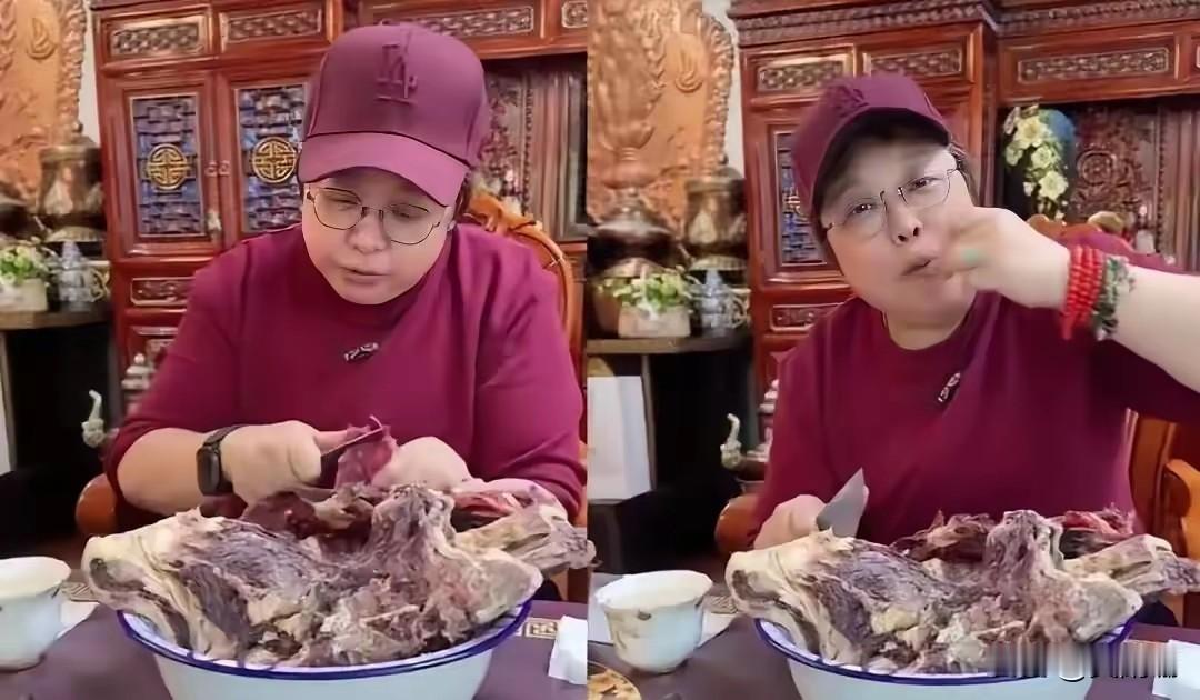 公益做的她越来越肥，肥的冒油，他这一身肥肉上可都是高配呀。

手上戴的这只手表是