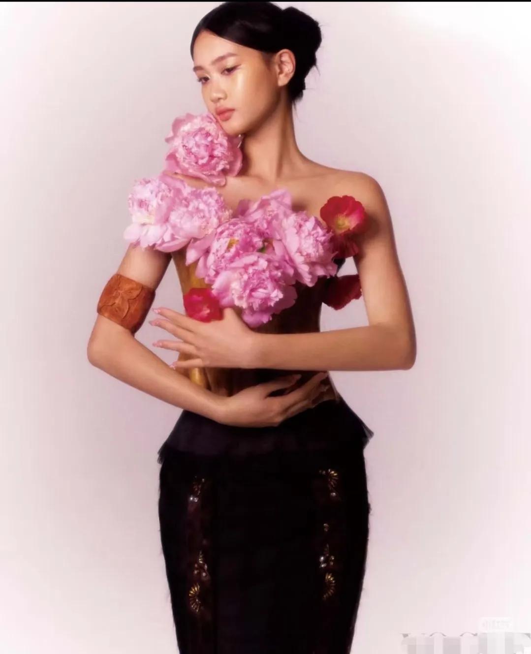 钟丽缇女儿考拉这张照片，真是绝了。