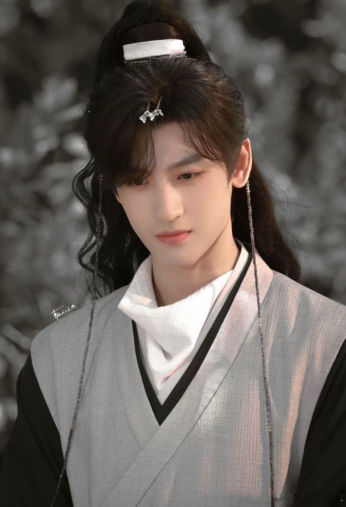 黄俊捷古偶黑莲花的千层套路 黄俊捷饰演的薛和煦，简直是腹黑古偶的教科书！看似无害