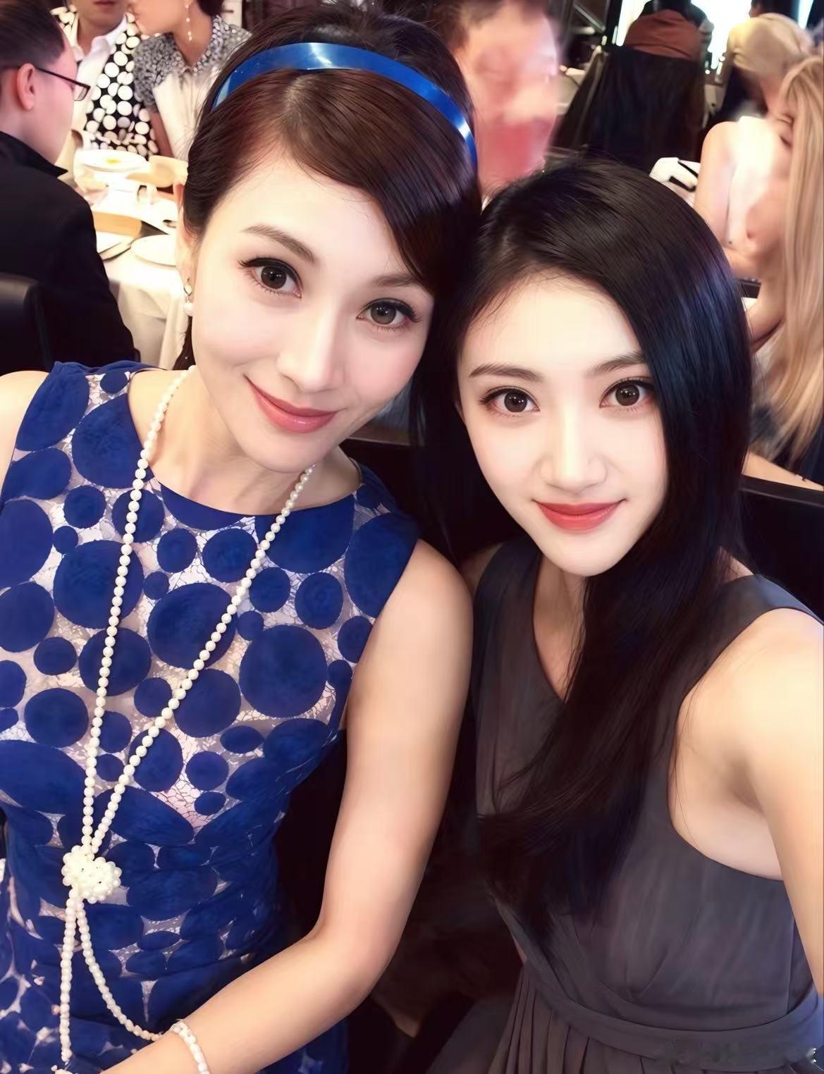 景甜风波后首个封面 景甜这组杂志封面质感拉满，眉眼依旧精致，整个人透着松弛感，不