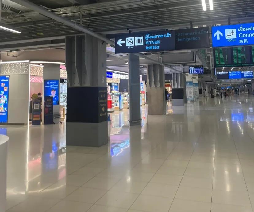 旅游签入境泰国注意
旅游签入境要记得提前买返程机票噢。

因为我是学生签，我老公