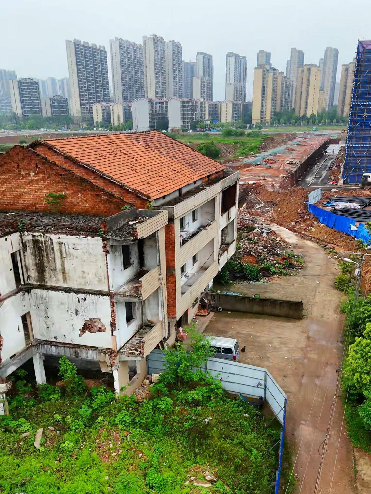 衡阳这所公办新中学，今年9月直接开学！
 
衡阳家长快看！松亭实验中学最新进度航