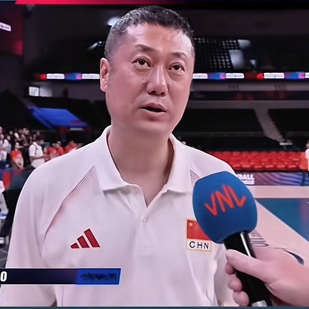 中国女排3：0战胜法国队，主帅赵勇接受采访时非常满意，他激动地说：队伍整体表现很