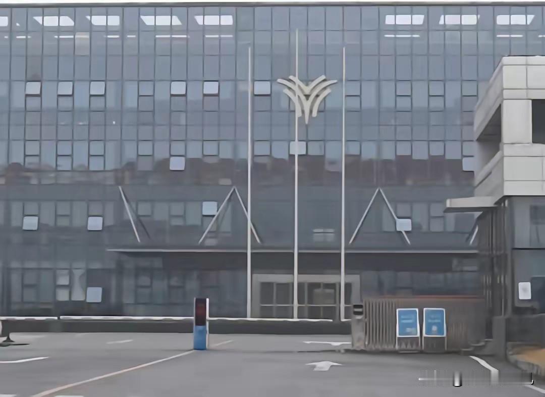 央视《焦点访谈》4月21日曝光：哪吒造车3年烧掉183亿，多地国资投资打水漂。江
