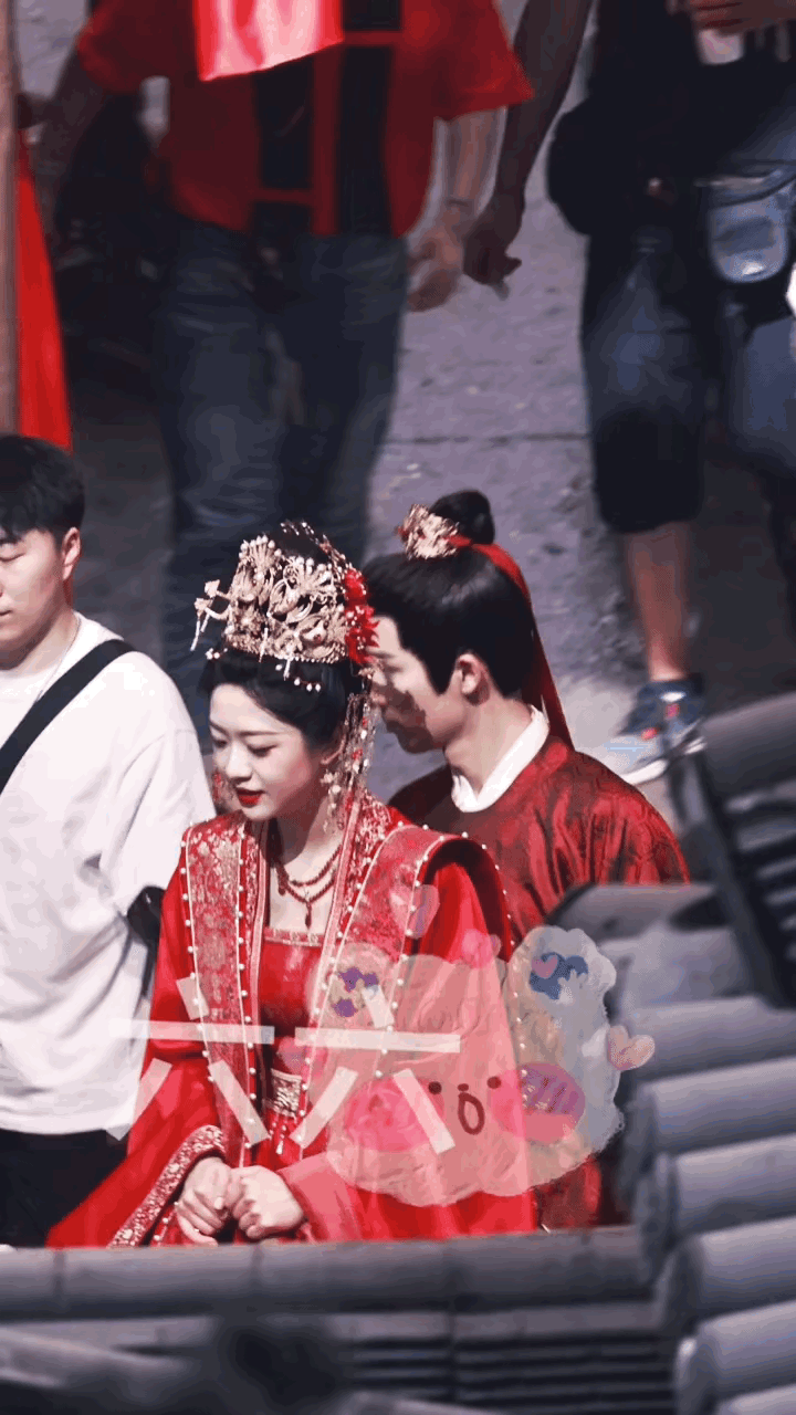 王星越、向涵之《定风波》大婚骑马路透动图，你期待这部剧吗？ ​​​