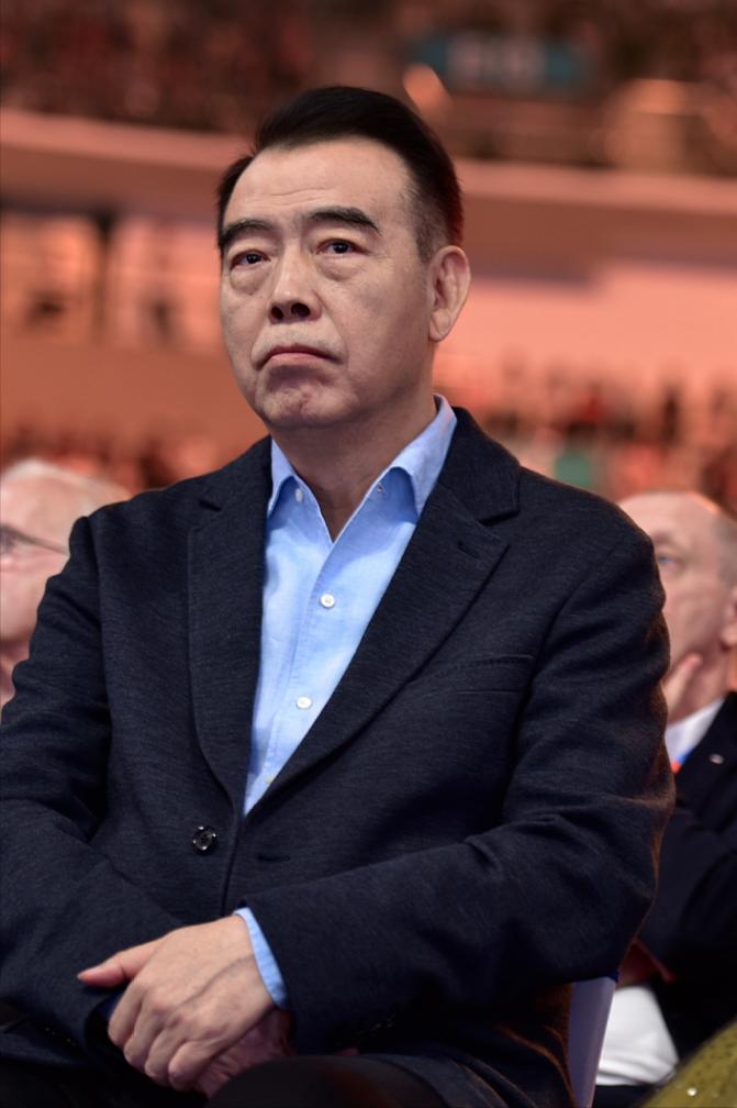 导演，陈凯歌说，时代回不去了，胶片没有了，用的都是数字摄影机，不是不好，是缺乏一