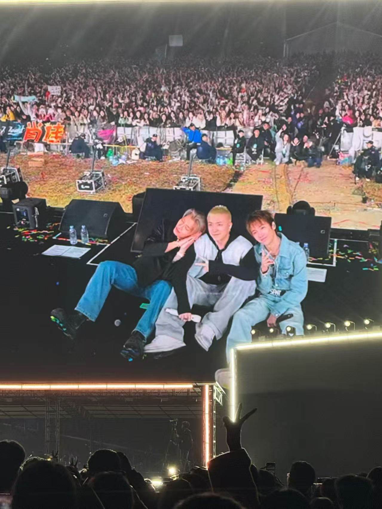 武汉音乐节豆满t同台演出 武汉的夜晚因说唱而燃！11月29日，Jony J、满舒