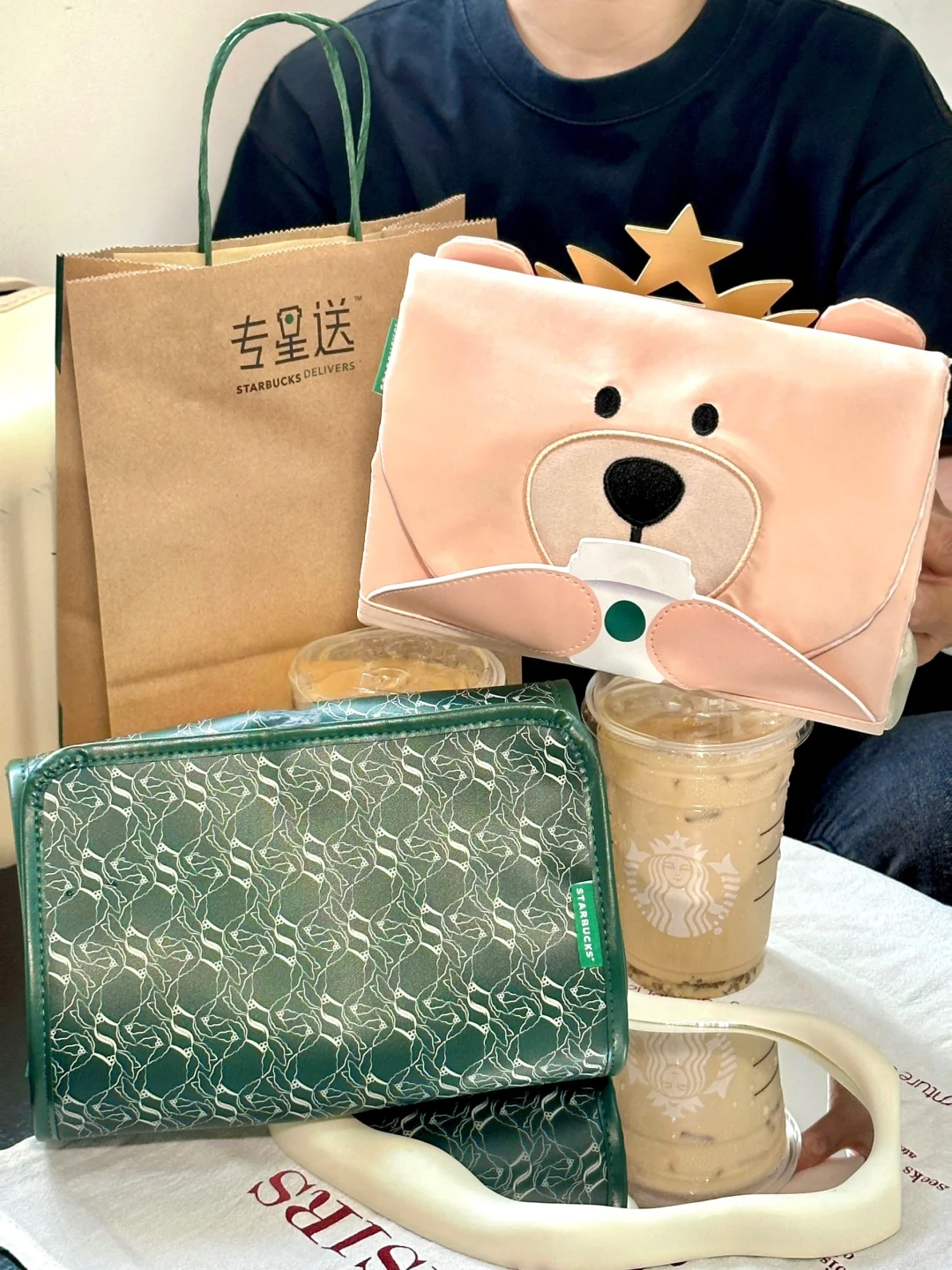 星巴克贴心周边🈶️～超能装收纳包～