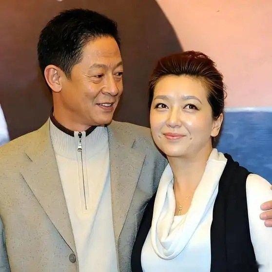 《江珊住院那天，毫不犹豫就把女儿交给了王志文！》播放量：8.2万点赞量：2432