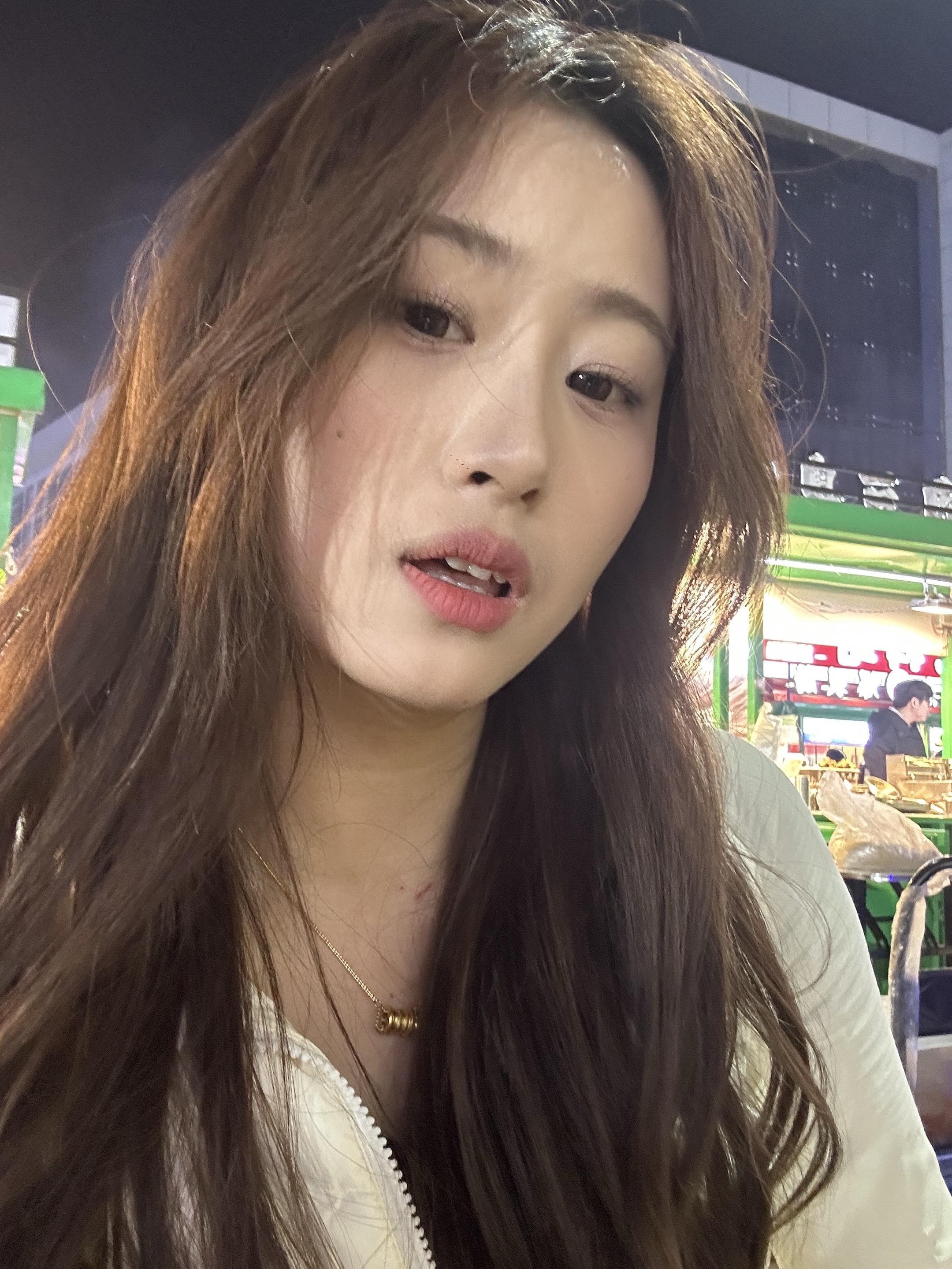 世界上不缺的是恋人缺的是敞开心扉和你计划明天的人