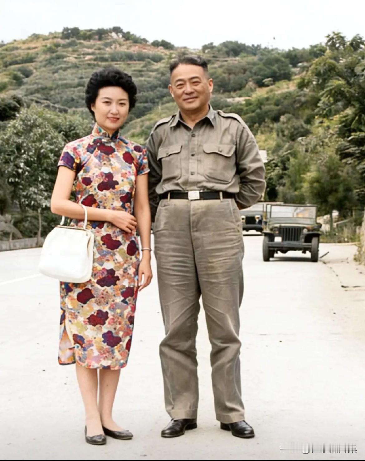 1964年，京剧名伶张正芬（庾澄庆母亲）访问台湾连江县（今马祖地区），与连江守备