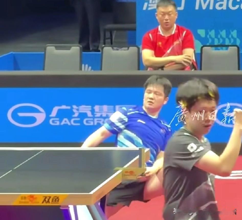 樊振东和王楚钦的比赛结果和我前天预测的一模一样。王楚钦艰难的走到樊振东的跟前，磕