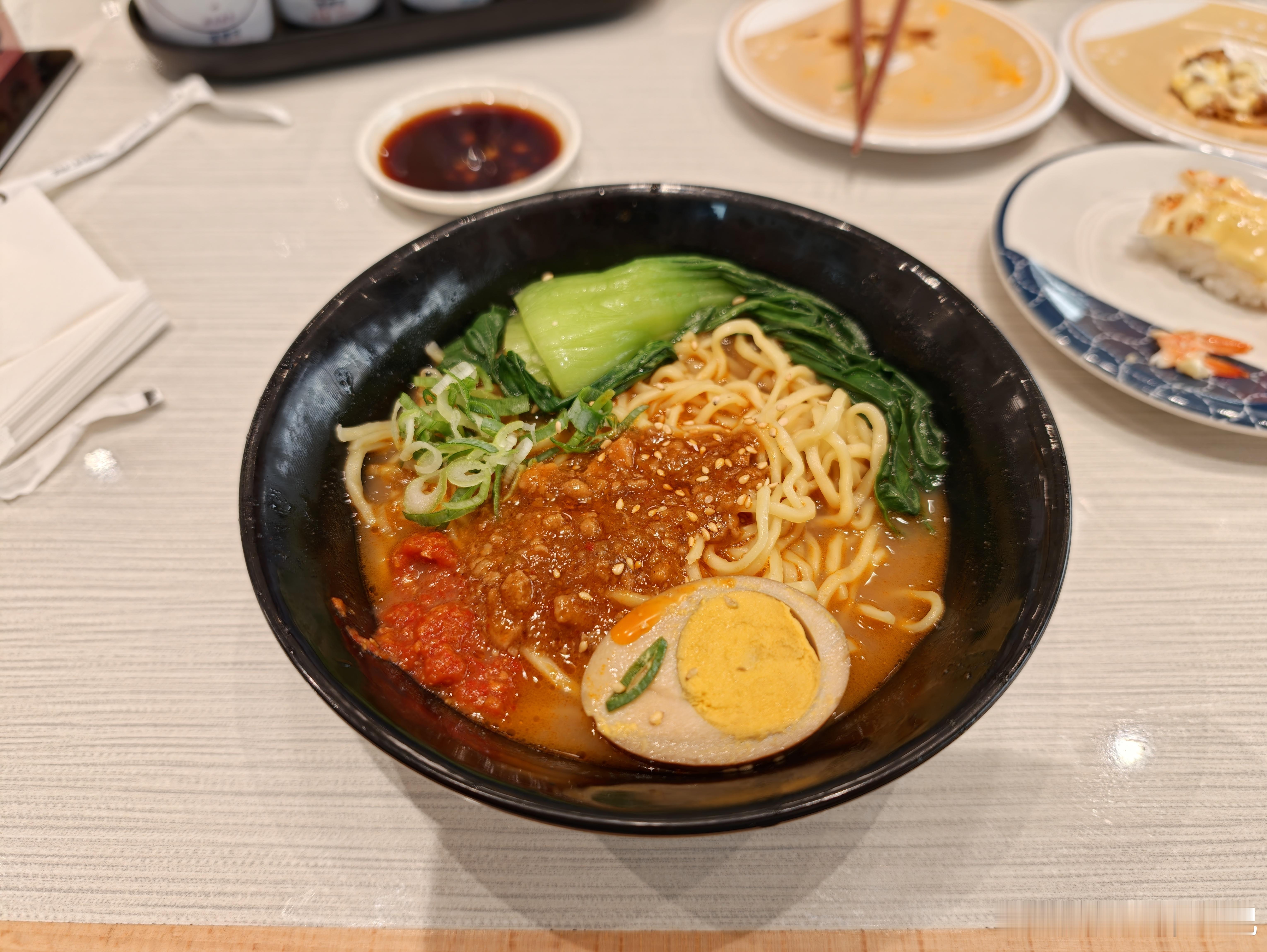 每次去寿司郎/滨寿司，这个日式辣味担担面，一定是必点的，也推荐给各位，巨好吃巨赞
