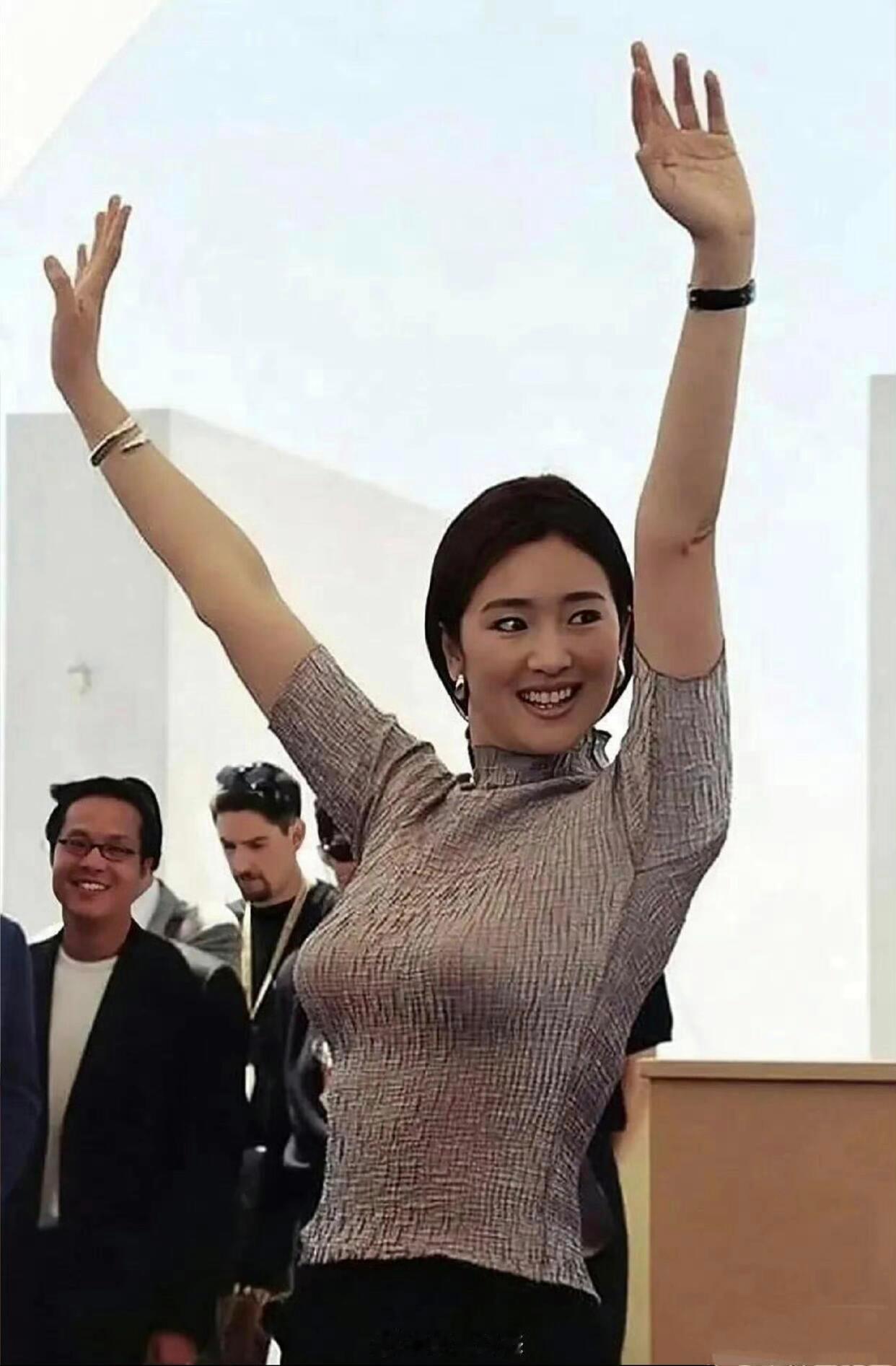 巩俐年轻时候的颜值身材真绝 