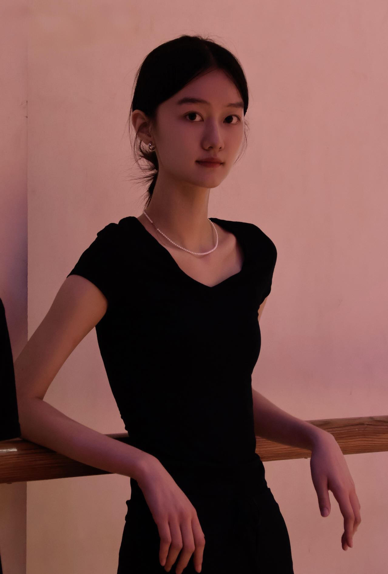 纪姿含中戏报到vlog当年《甄嬛传》里的小温宜，如今成了中戏新生！纪姿含的报到v