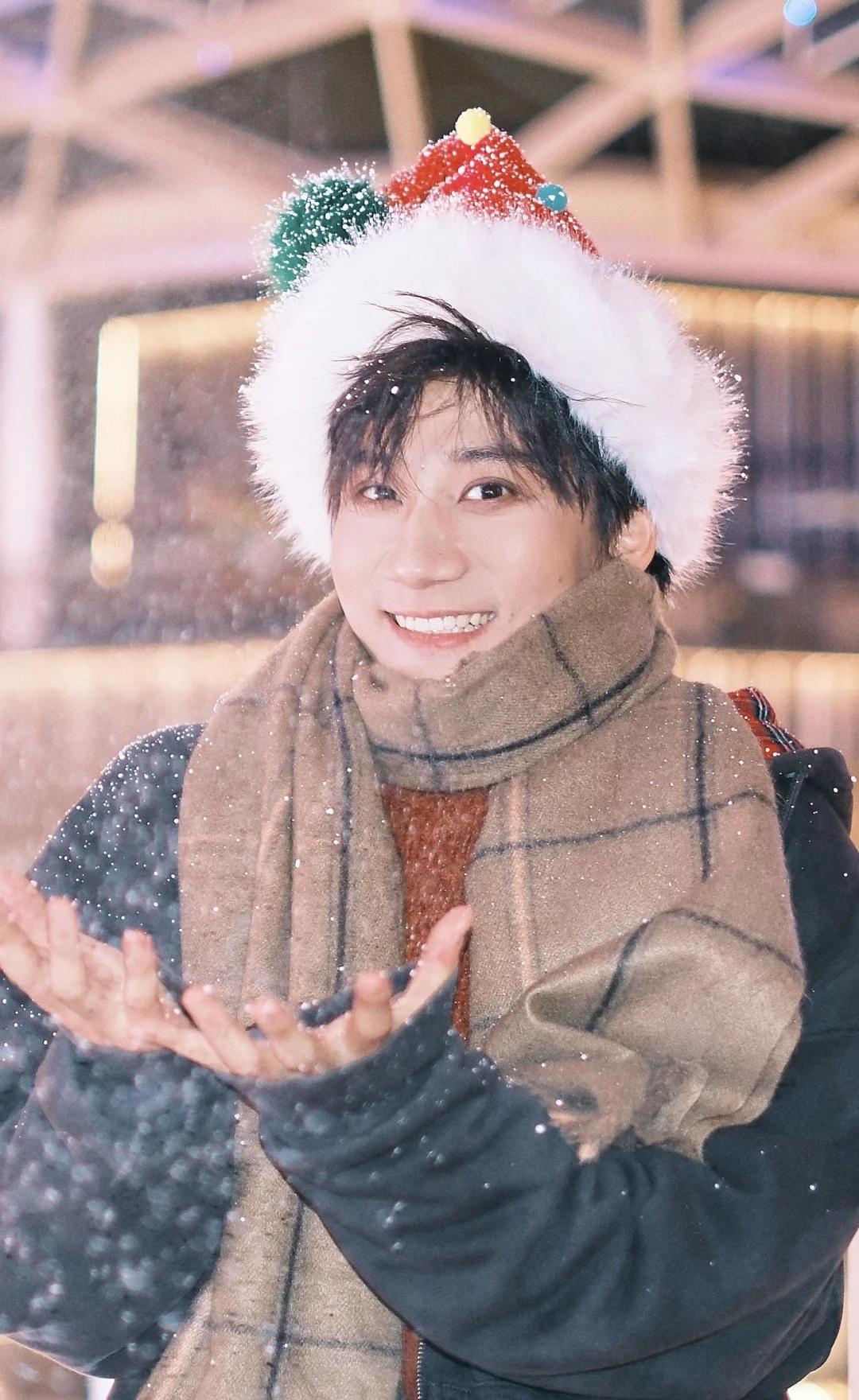 🎄平安夜❄️氛围感🎄
📸25.12.24 梅尔泉SD
Part.1 圣诞初