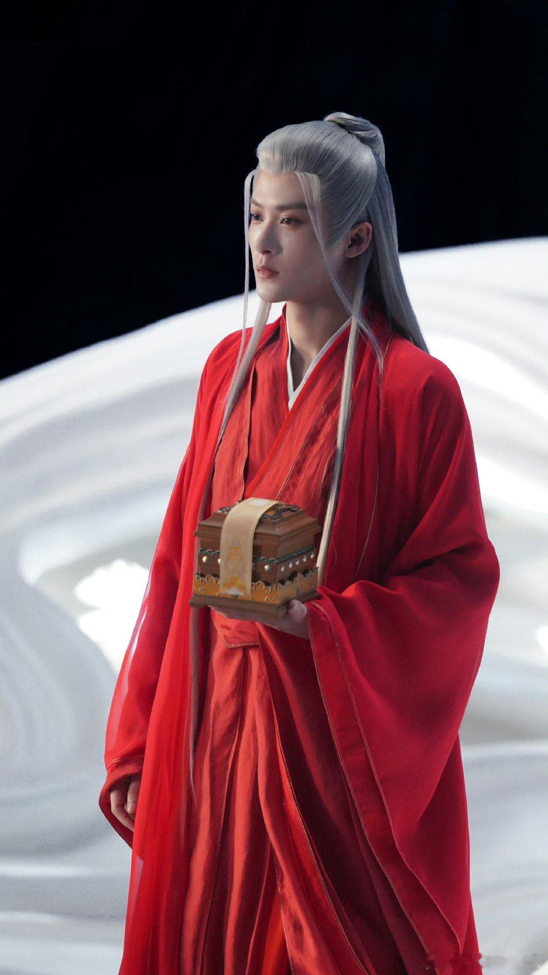 #AI相柳要被网友们玩出花了# 没想到AI相柳还能这么玩，网友们的想象力真是太丰