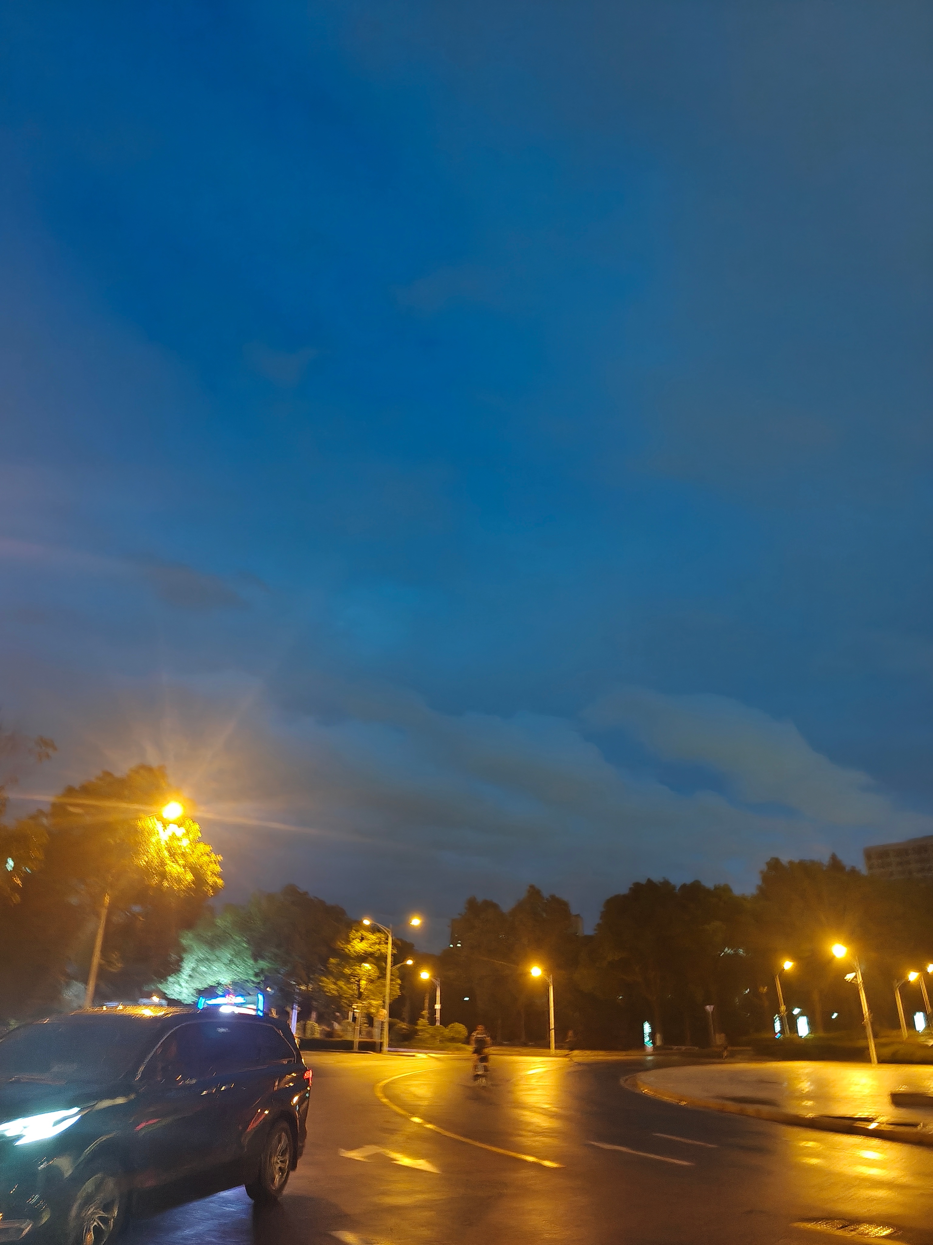下雨天的blue hour 