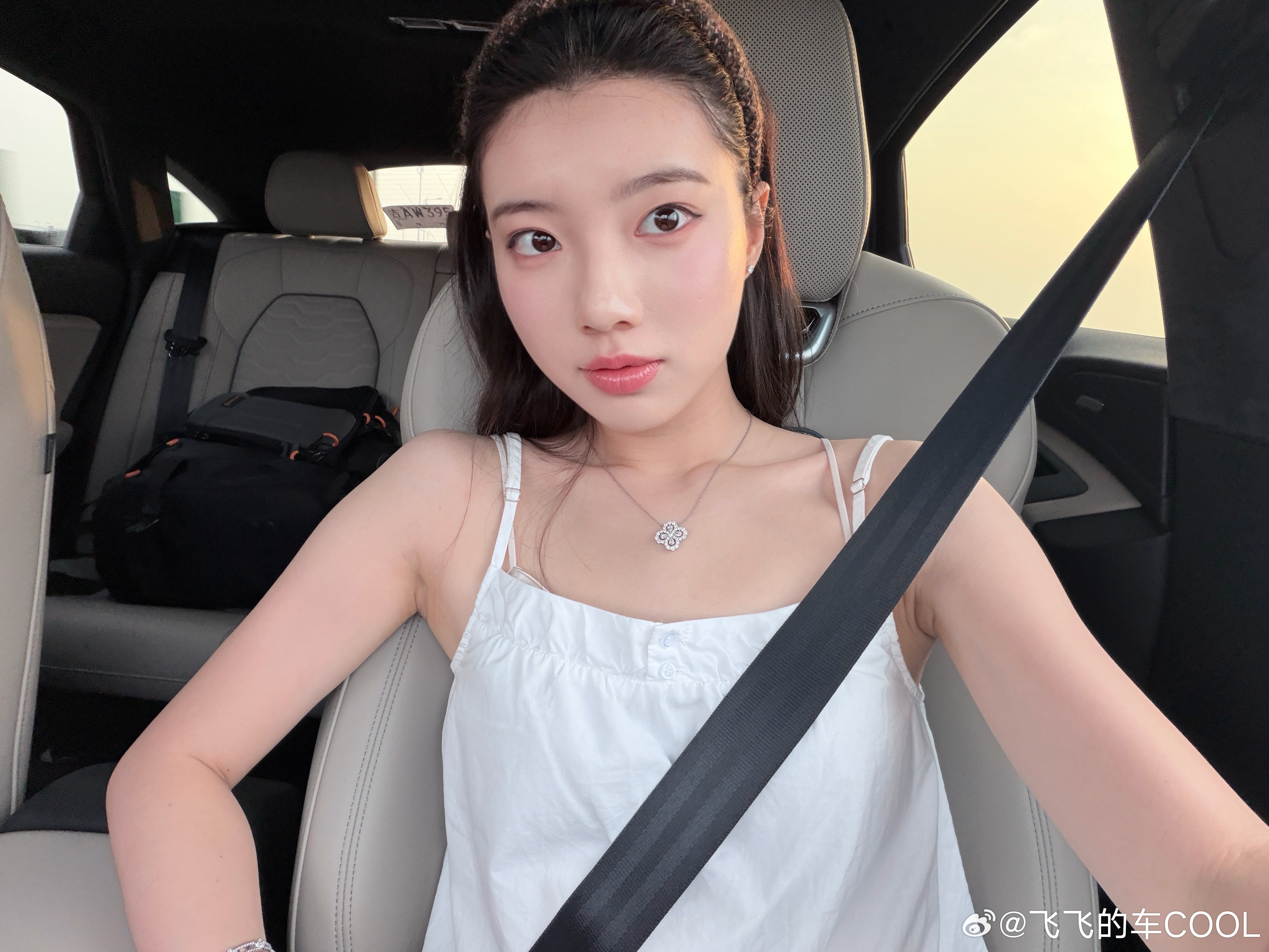 今日份的“清纯小白花”