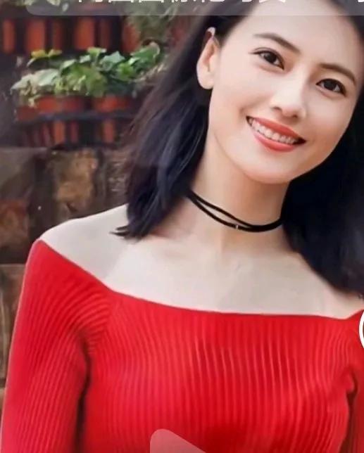 不知大家对高圆圆的评价是怎样？我认为她是当代五官最为精致的女神第一
有的女星长相