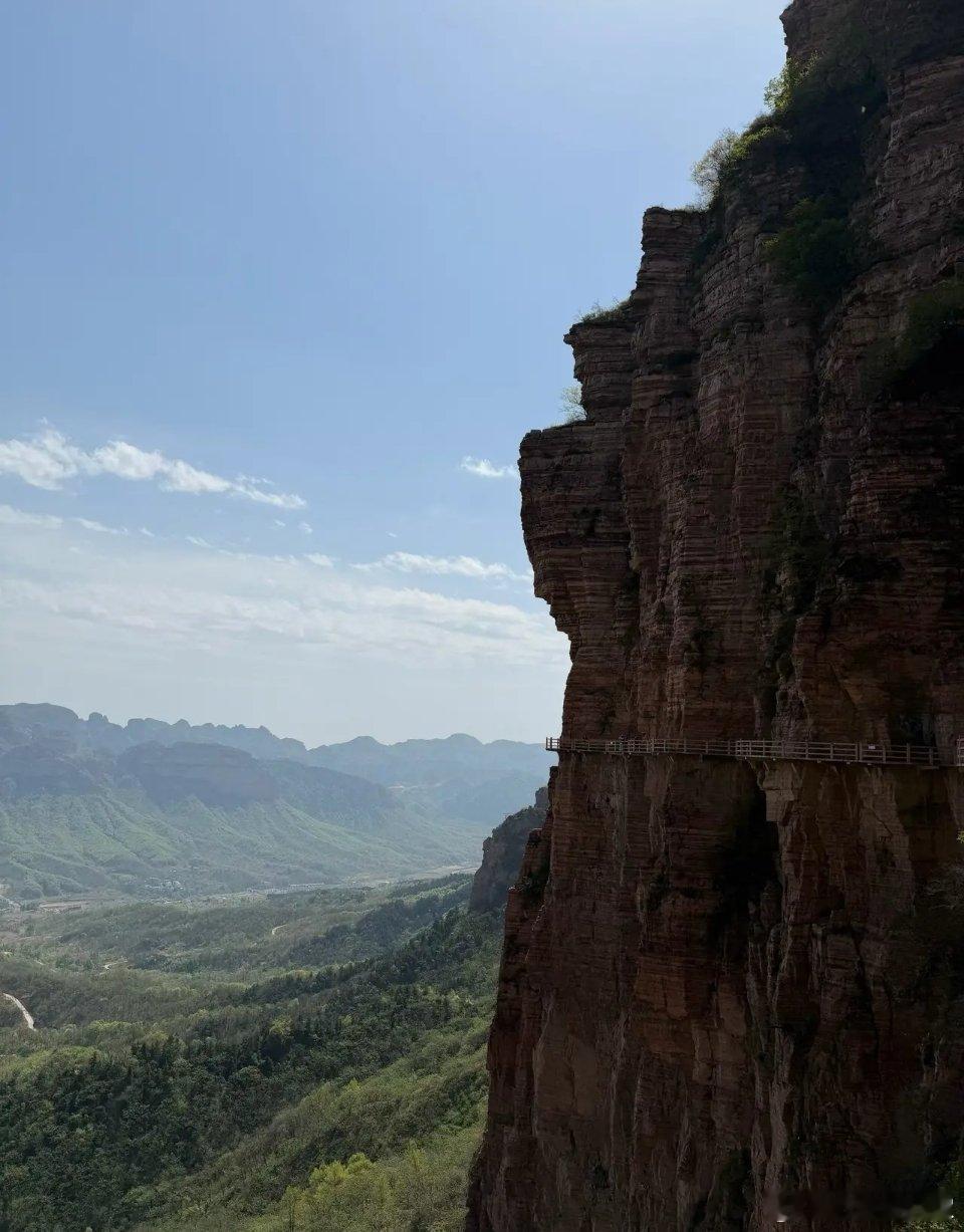 a股一路往上，4197点以来的调整，是洗盘性质，估计五月就新高，4197点以上，