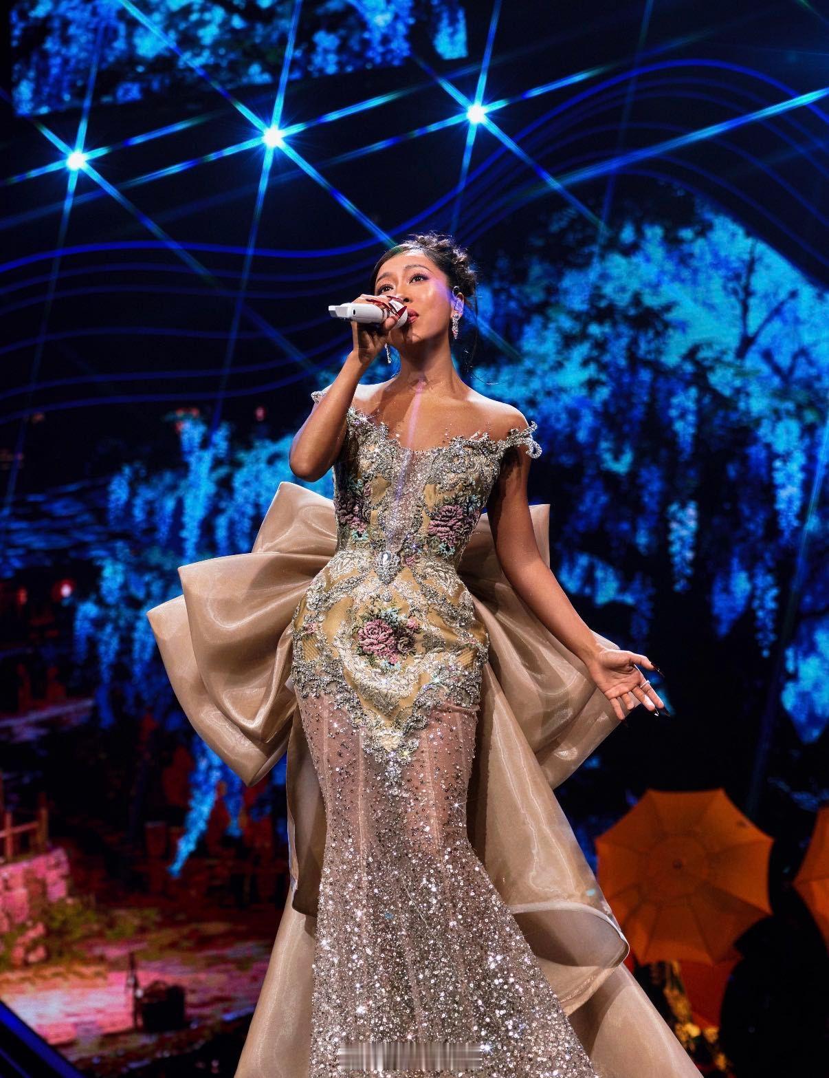 吉克隽逸 内娱无代餐 吉克隽逸真是内娱独一份！嗓音、气质、风格全是独家款，辨识度