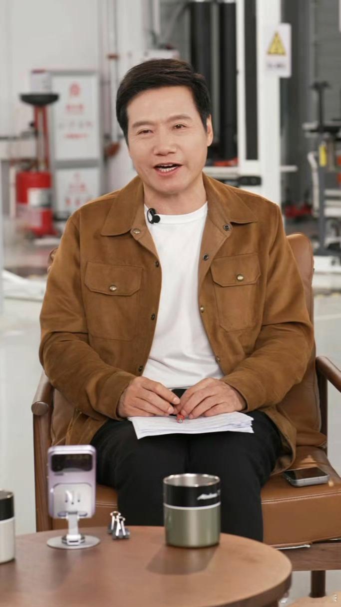 雷军直播回应质疑 雷总的新年直播看完了！看得出来很多事情，雷总也觉得有些无奈和心