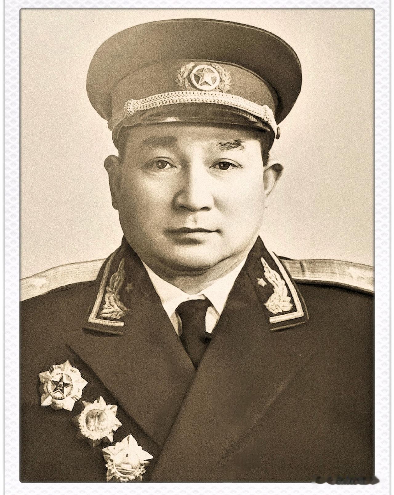 王文模（1911—1995），四川达县人，开国少将。1933年参加红军，同年入党