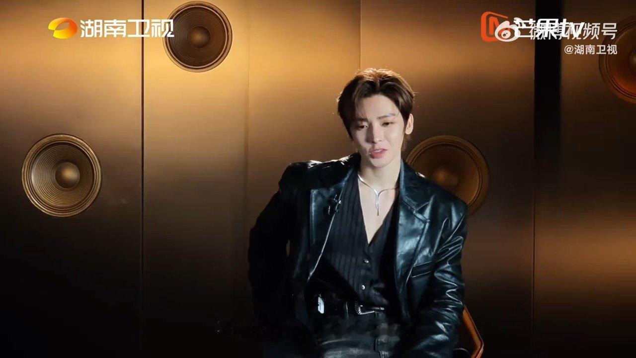 侯明昊赛后回应歌手淘汰不管多久我们都愿意等，等着他带着新歌重新站上演唱舞台歌手2