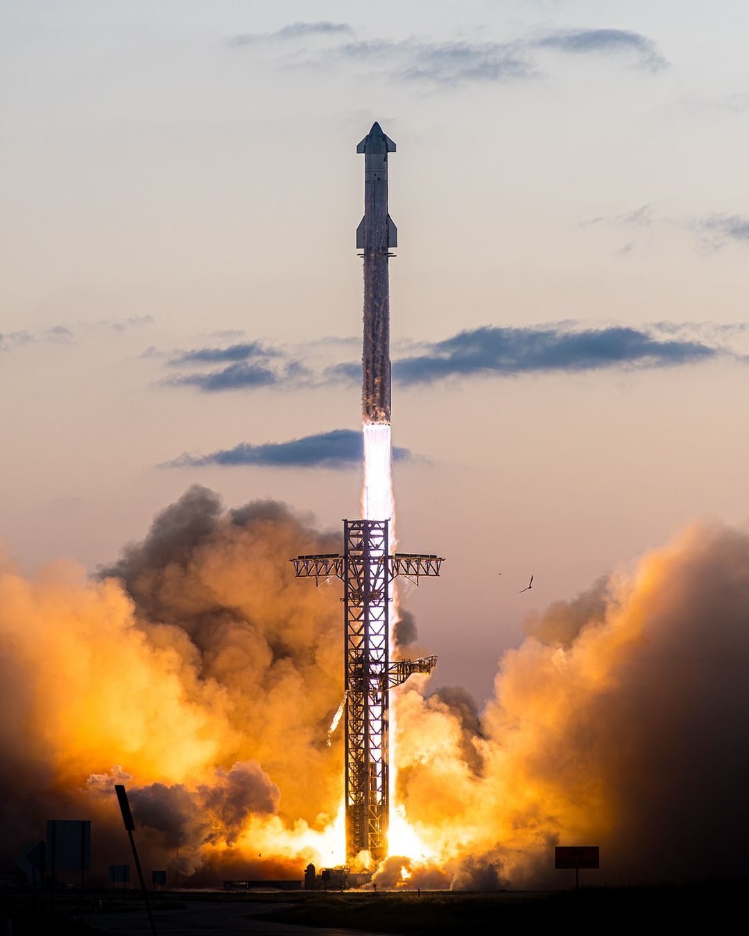 #星舰五次试飞##星舰筷子夹火箭测试成功#美国太空探索技术公司新一代重型运载火箭