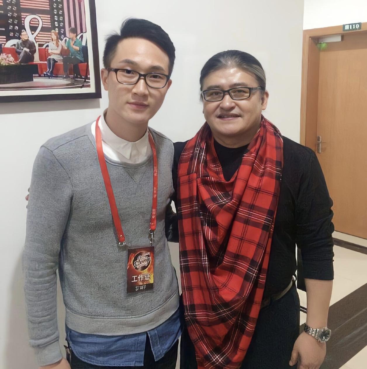刘欢走后，不少人好奇他留下什么遗产遗物。
 
存款、房子这些私人财产，家属没有对