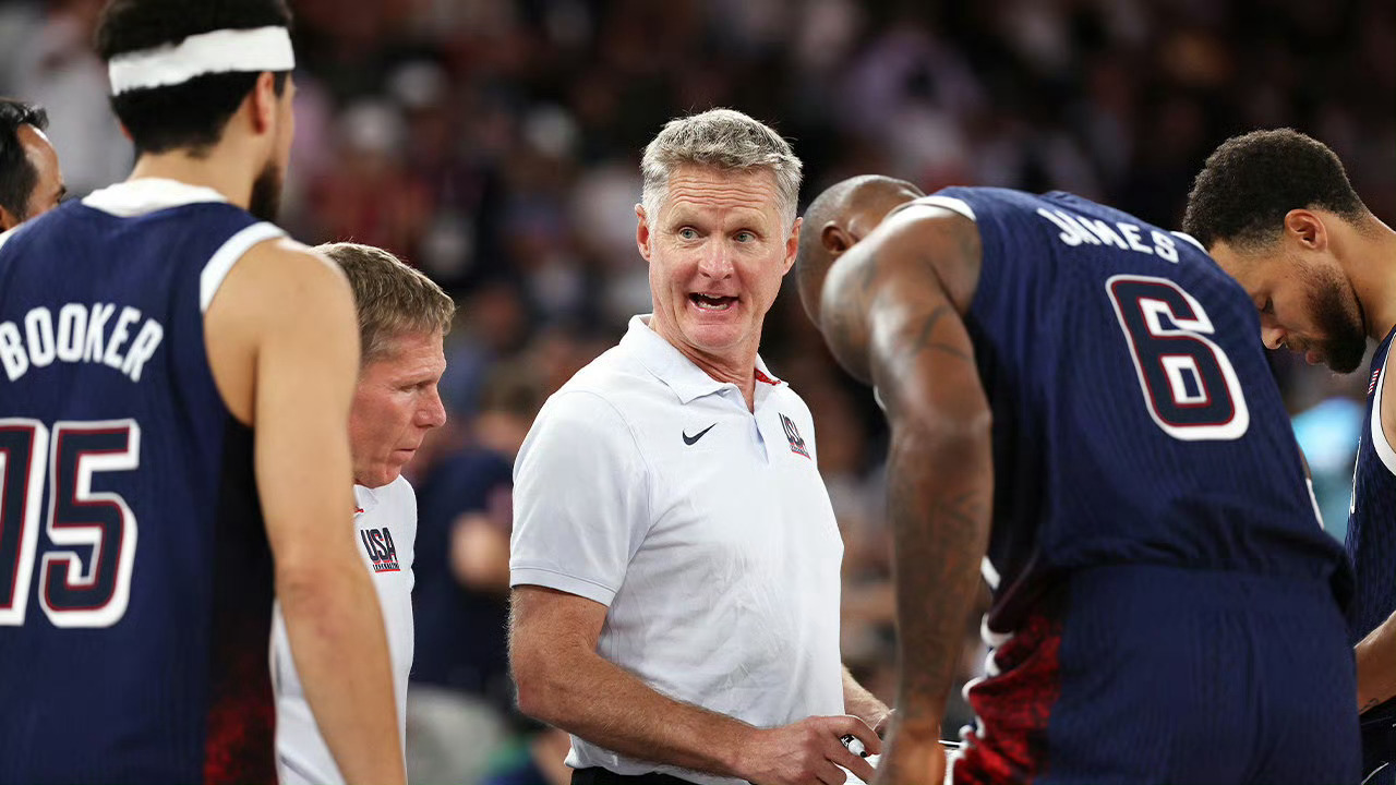 据消息人士透露，今年可能是史蒂夫-科尔在勇士队的最后一个赛季。多位助理教练已在为