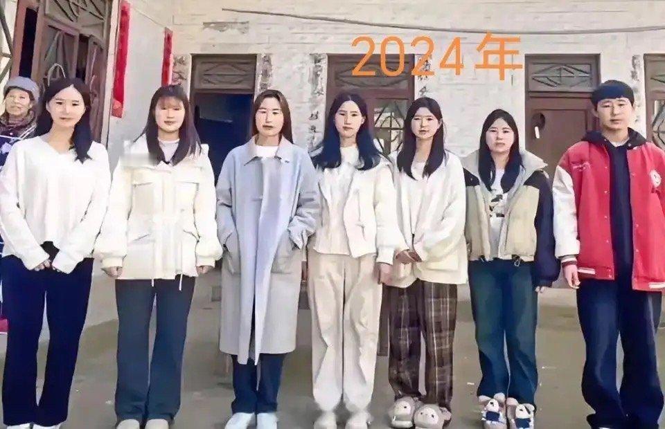 生的7个小孩都长大了，短短12年时间过去了，都变得好看了。 ​​​