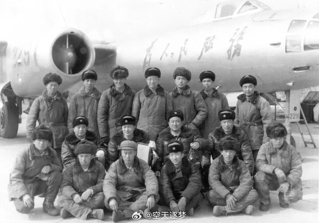 【早安丨航空历史上的今天 】1963年7月7日，中国第一套621自动驾驶仪在西安