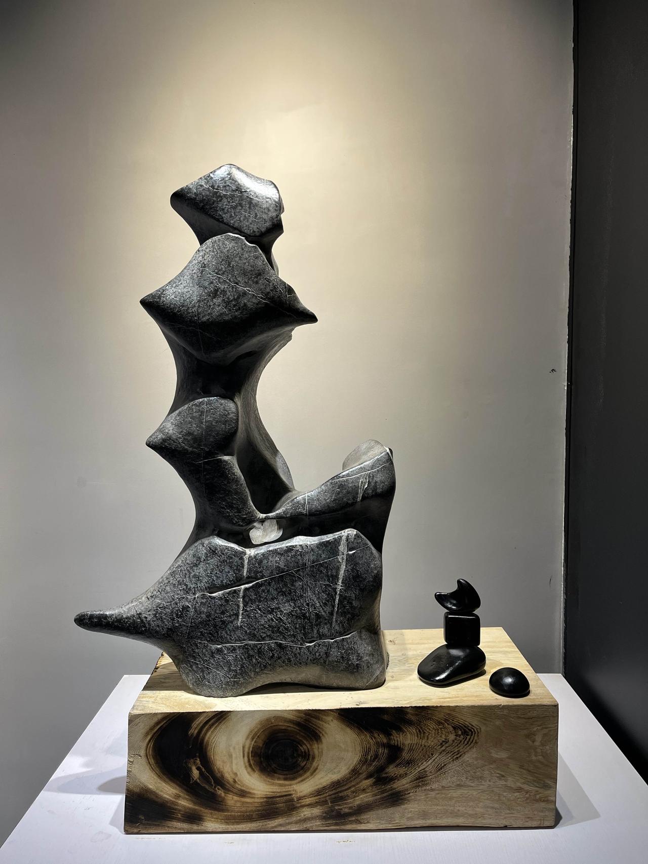 天工叠石[送自己一朵花]
广西来宾考洞石[心]