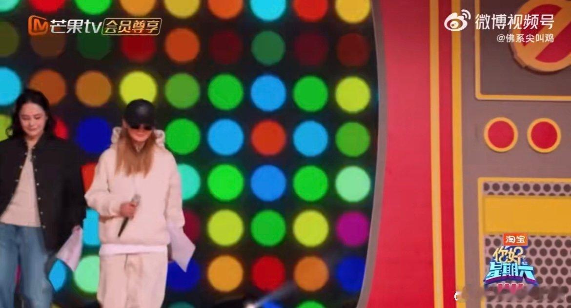 阿Sa阿娇也不能共情以前的自己Twins 街晚彩排回看 06 年舞台造型，直接开