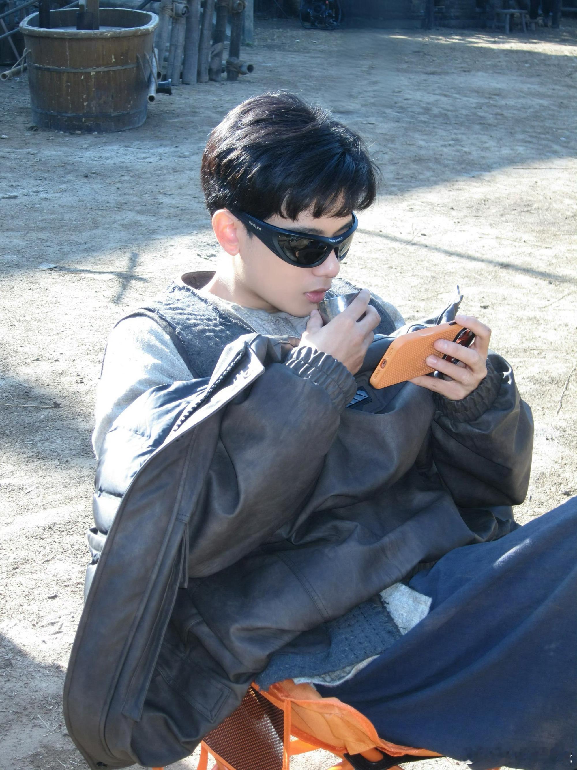 胡先煦吃不到的九宫格我eat 胡先煦心心念念九宫格火锅却落空，还好九宫格微博来凑