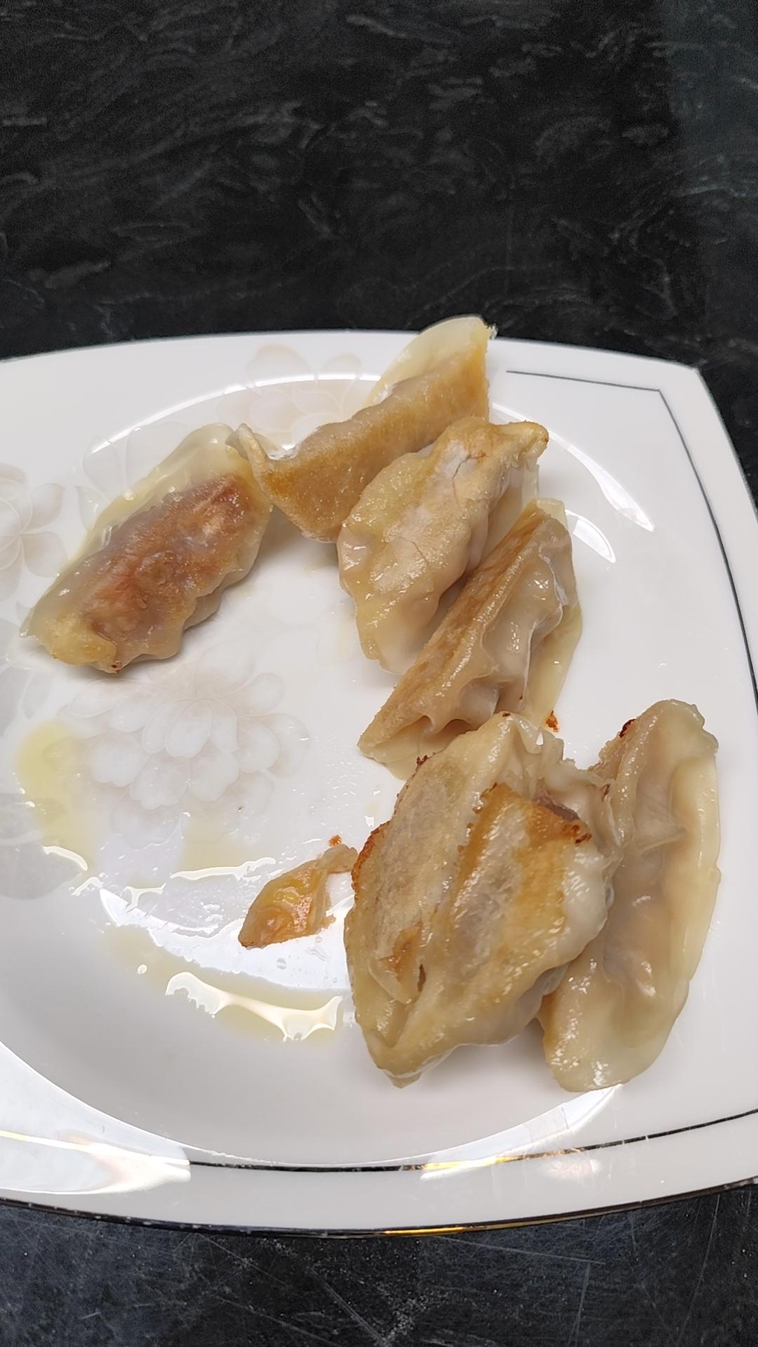 现在我是谁都不想说话，家里我也一个星期没有和他们联系了[抓狂]从小到大，他们的教